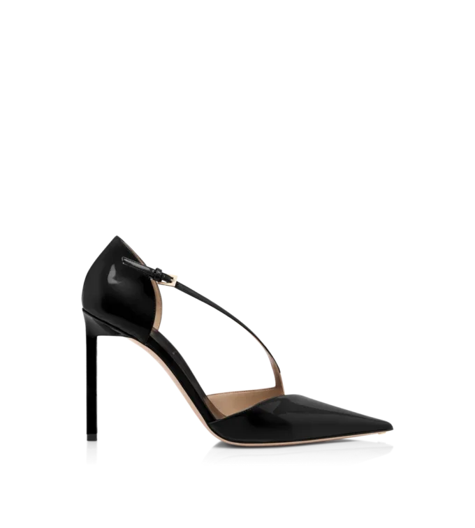 Asymmetrische Pumps aus Lackleder