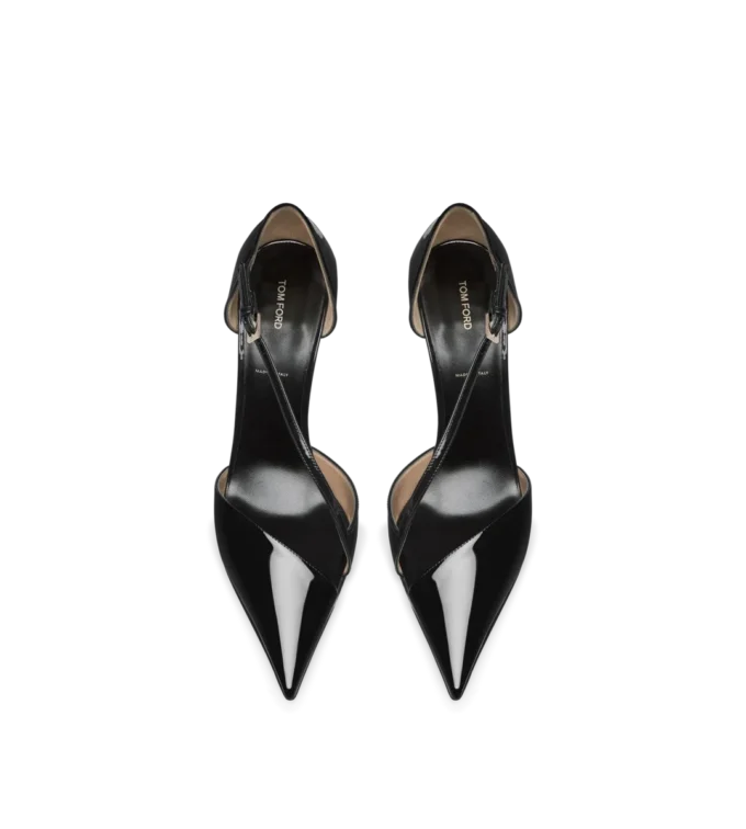 Asymmetrische Pumps aus Lackleder