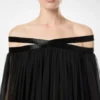 Besticktes Abendkleid aus Seidenchiffon mit schulterfreiem Ausschnitt
