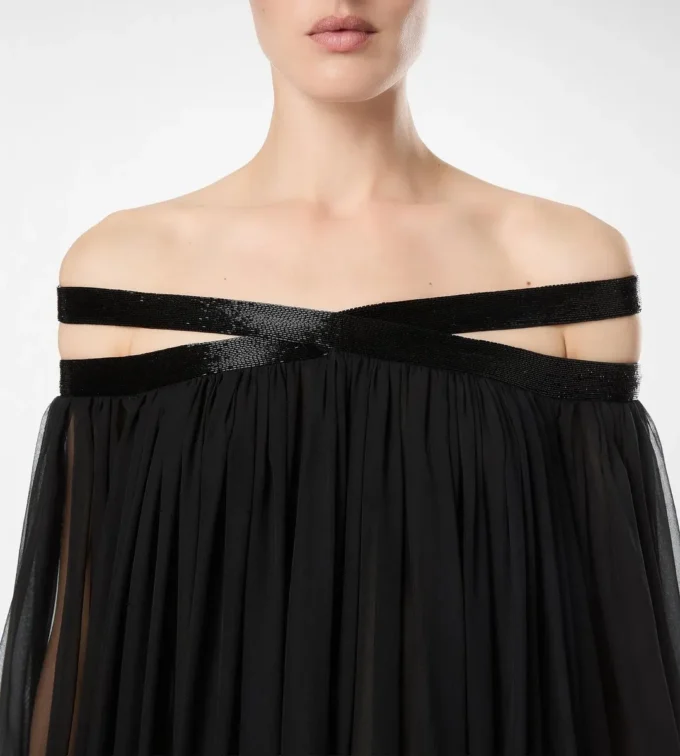 Besticktes Abendkleid aus Seidenchiffon mit schulterfreiem Ausschnitt