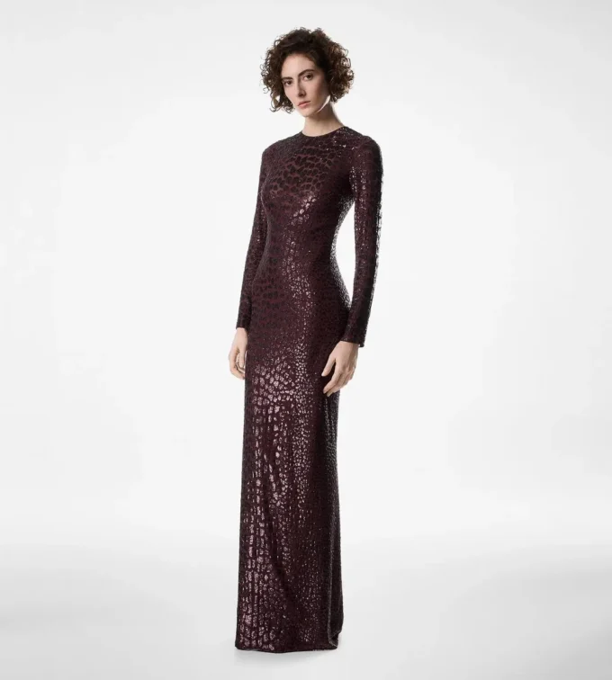 Besticktes Abendkleid mit Langarm und Krokodileffekt