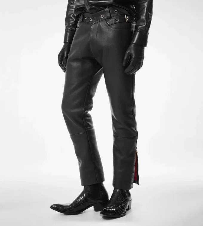 Bikerhose aus genarbtem Leder