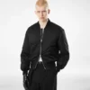 Bomberjacke aus Seidensatin
