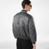 Bomberjacke aus Seidensatin