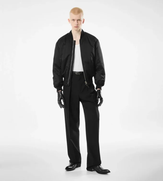 Bomberjacke aus Seidensatin