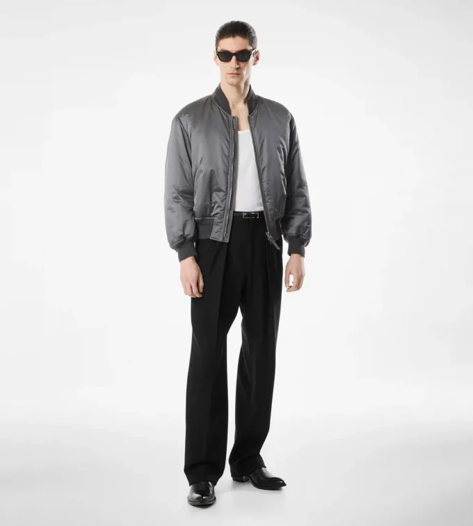 Bomberjacke aus Seidensatin
