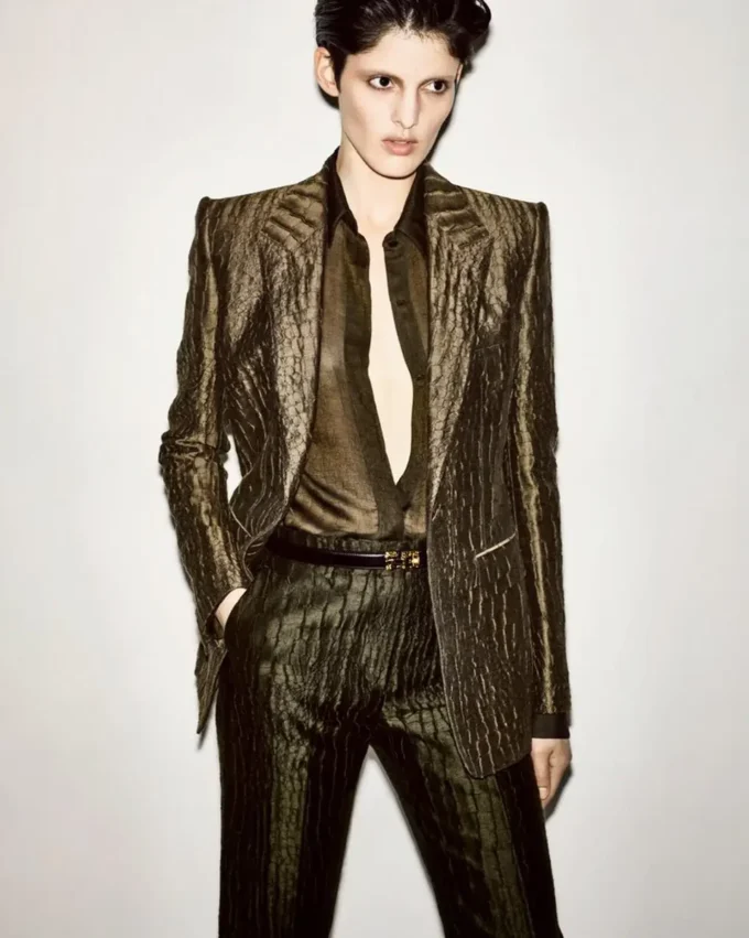 Einreihige Jacke mit Kragen und Krokodil-Jacquard