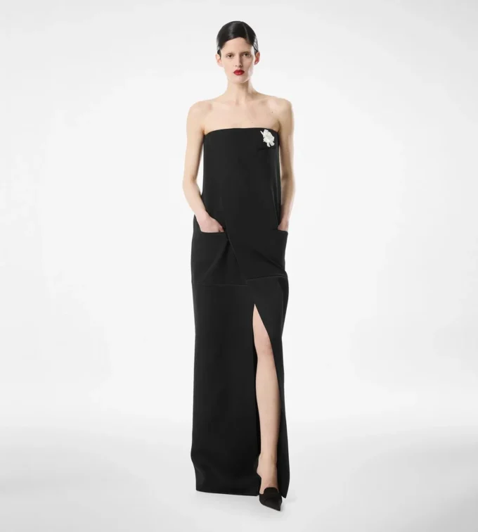 Elegantes trägerloses Abendkleid aus Wolle