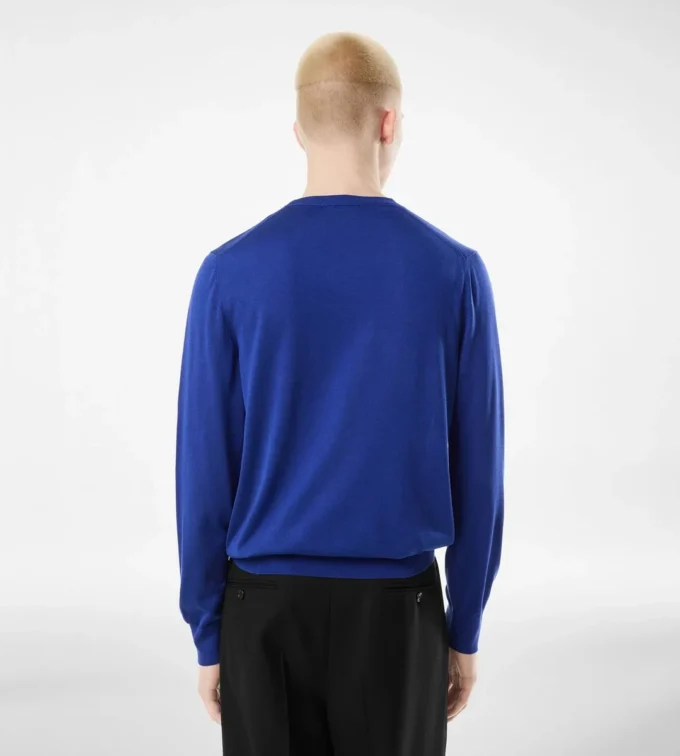 Fließendes Seiden-Shirt mit Rundhalsausschnitt