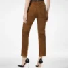 Fünf-Taschen-Hose aus vollnarbigem Lammwildleder mit geprägtem Tf-Logo