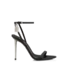 Glänzende Leder-Sandalen mit spitzen Zehen und Vorhängeschloss-Verzierung