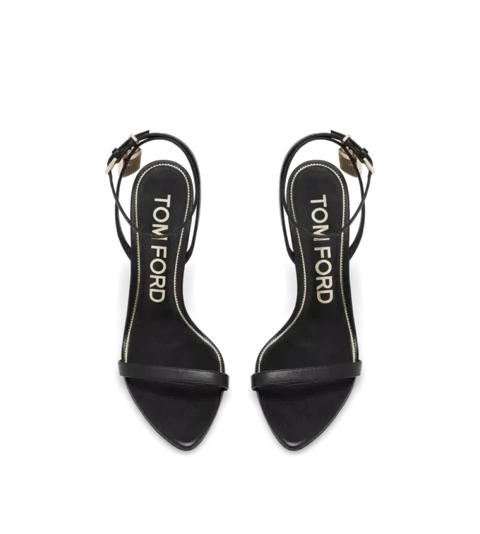 Glänzende Leder-Sandalen mit spitzen Zehen und Vorhängeschloss-Verzierung