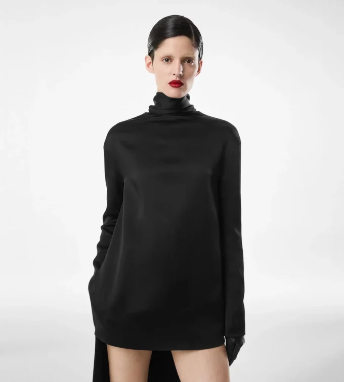 Glänzendes Cocktailkleid aus Crêpe mit Stehkragen