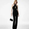 Halterneck-Jumpsuit aus Samt mit gedrehter Vorderseite