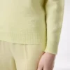 Kaschmir-Strickpullover mit V-Ausschnitt und schulterfreiem Design