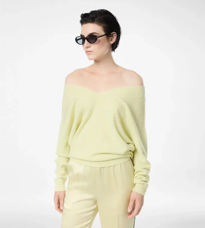 Kaschmir-Strickpullover mit V-Ausschnitt und schulterfreiem Design