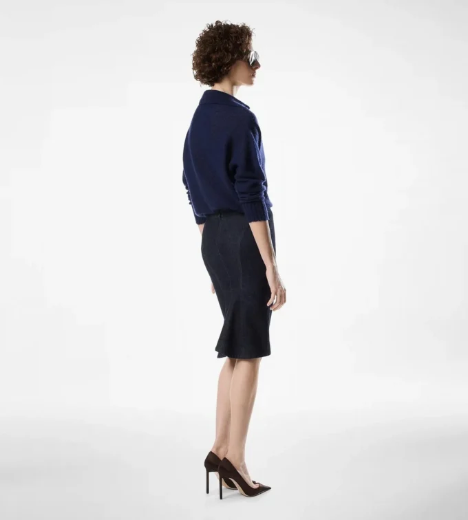 Knie-langer, taillierter Jeansrock