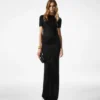 Langes Kleid mit Cut-Out und Kettenverschluss