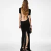 Langes Kleid mit Cut-Out und Kettenverschluss