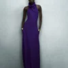 Langes Neckholder-Kleid mit Taschen und offenem Rücken