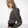 Langärmelige Seidenbluse mit V-Ausschnitt und Lavallière
