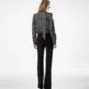Langärmelige Seidenbluse mit V-Ausschnitt und Lavallière