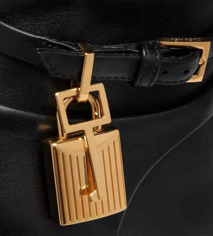 Lederstiefelette mit Vorhängeschloss