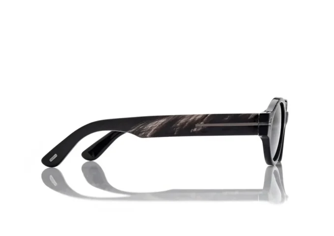 Ovale Horn-Sonnenbrille