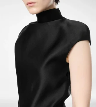 Playsuit aus doppelter Seide Duchesse mit Cut-Out