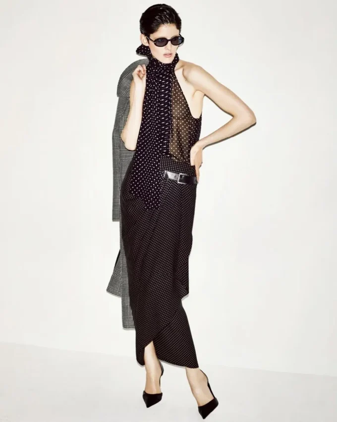 Seidenwickelrock mit Polka-Dot-Muster und Lederdetails