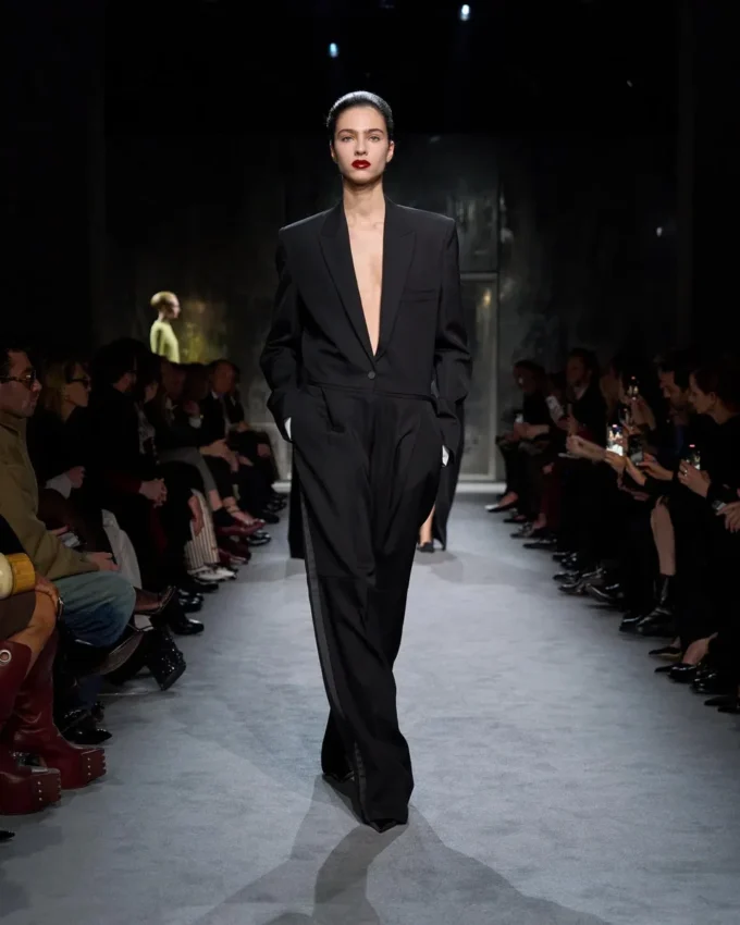 Schicker Woll-Smoking-Jumpsuit
