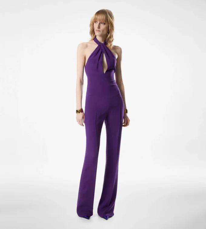 Seidenjumpsuit mit Neckholder und gedrehtem Vorderteil