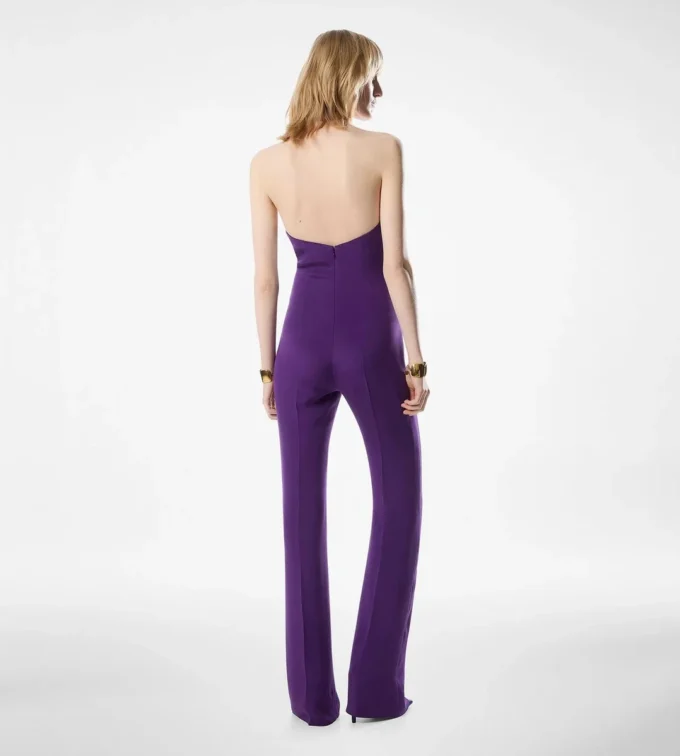 Seidenjumpsuit mit Neckholder und gedrehtem Vorderteil