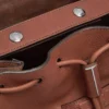 T-Line-Rucksack mit Klappe aus genarbtem Leder