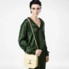 Tara Mini Crossbody aus genarbtem Leder
