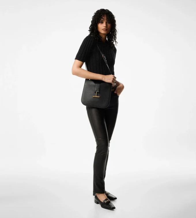 Tara Small Crossbody aus genarbtem Leder