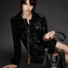 Tara Small Crossbody aus genarbtem Leder