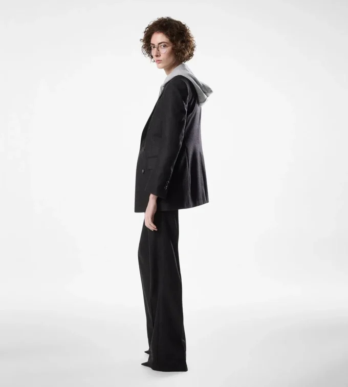 Zweireihige Kaschmirjacke mit Spitzkragen